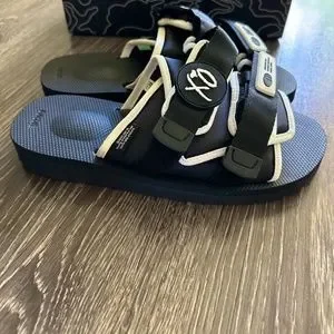 Suicoke | Shoes | Suicoke Xo Moto The Weeknd Size 9 Black  display picture 3